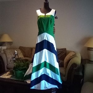 Beautiful dress worn only once.